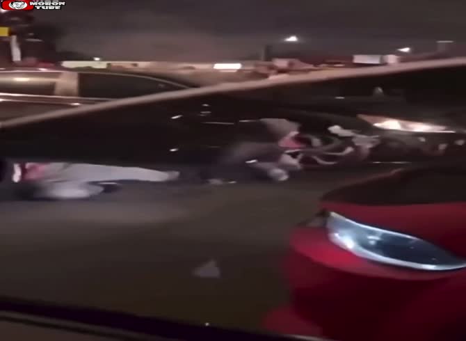 Video :A man was slain in a firefight in Chicago